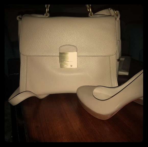 Isaac Mizrahi Handbags - Isaac Mizrahi Whitney Pebble Leather Top Handle Ha